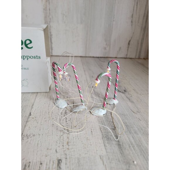 Dept 56 52621 Candy Cane Lampposts village accessory xmas - Picture 3 of 6